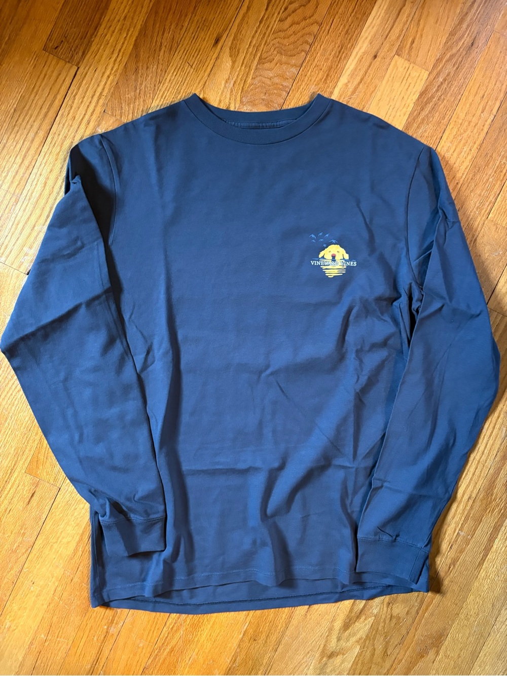 Vineyard Vines Men's Long-Sleeve Crewneck Shirt in Navy with Sun Graphic